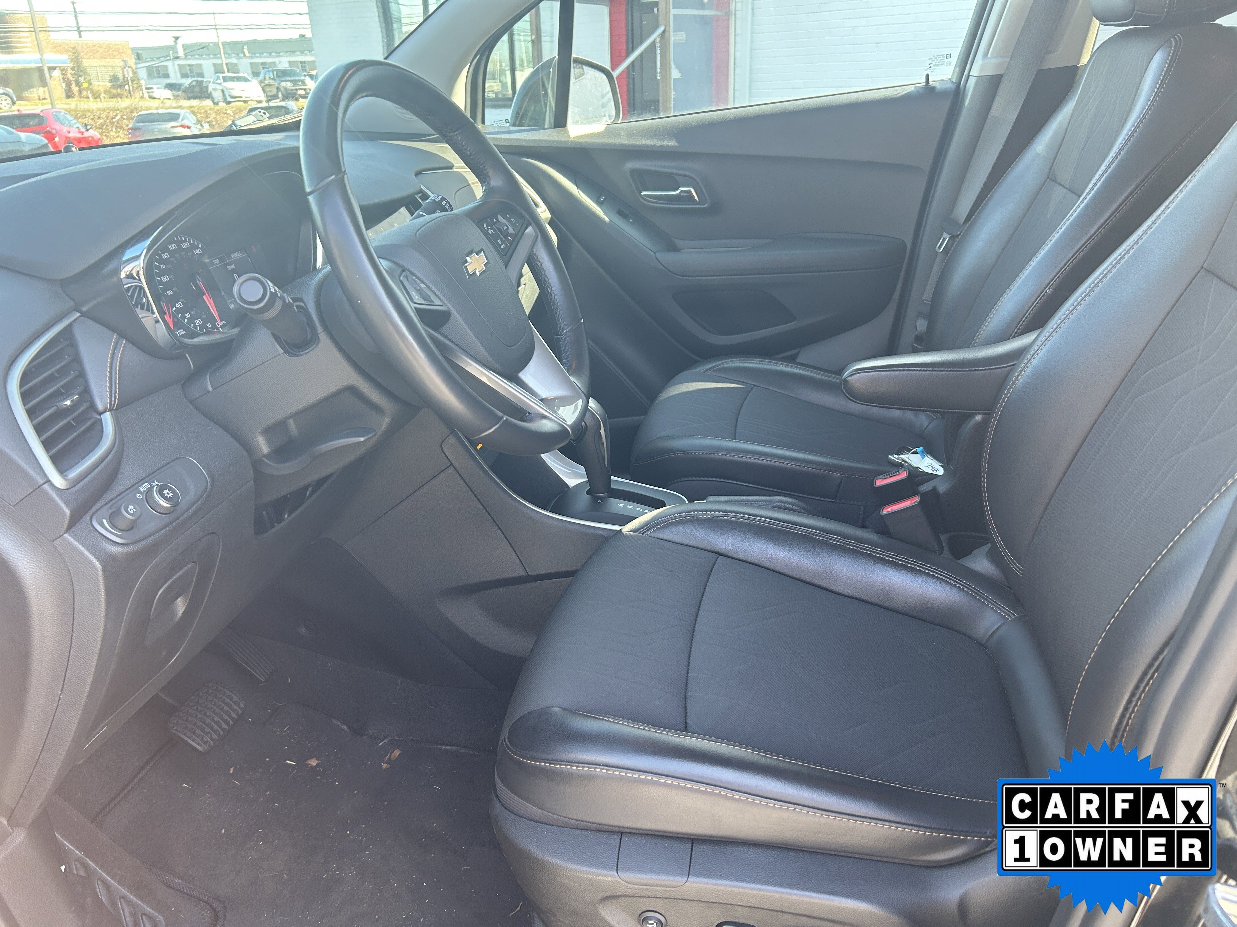 Used 2019 Chevrolet Trax LT w/ LT Convenience Package image 11