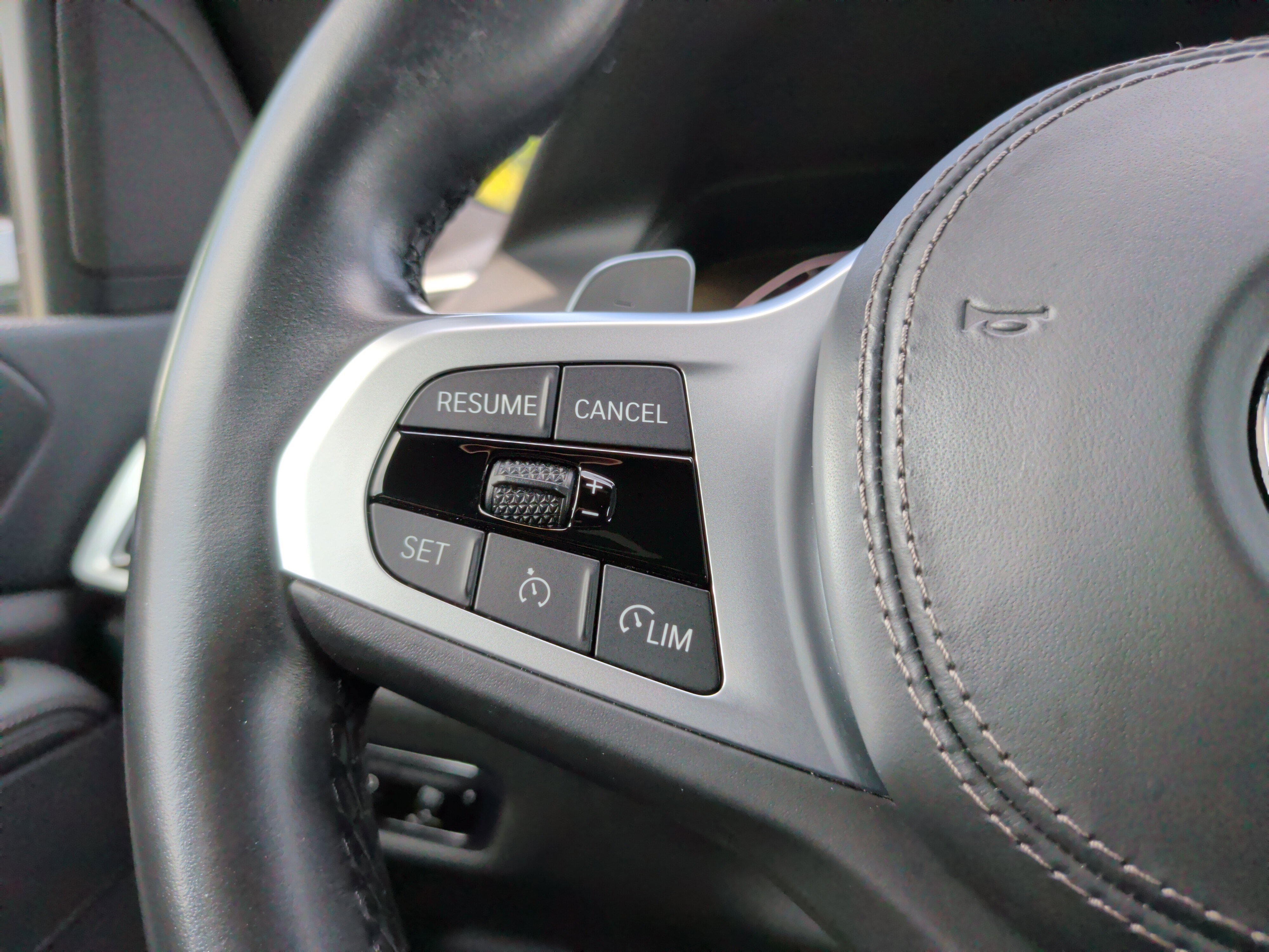 Used 2022 BMW X5 xDrive40i w/ M Sport Package AWD/4WD image 22