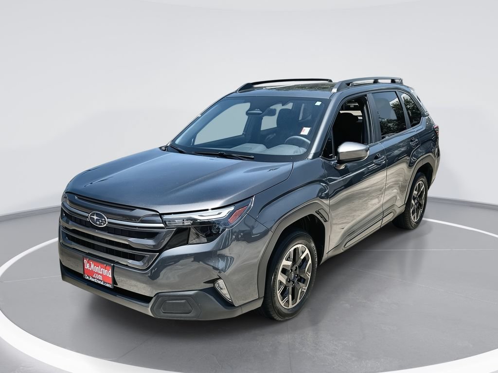 Used 2025 Subaru Forester Premium AWD/4WD image 1