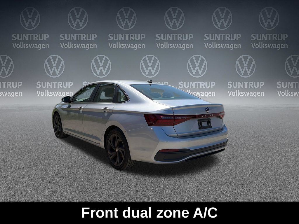 Used 2025 Volkswagen Jetta SE w/ Sunroof Package FWD image 11