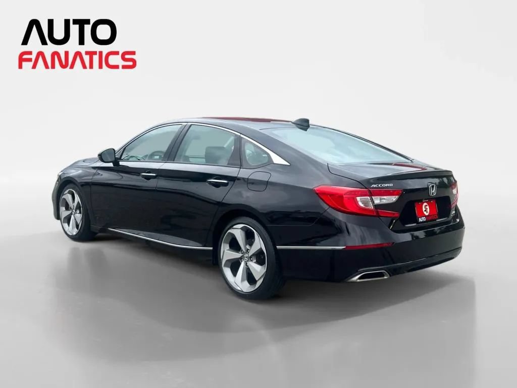 Used 2018 Honda Accord Touring image 3