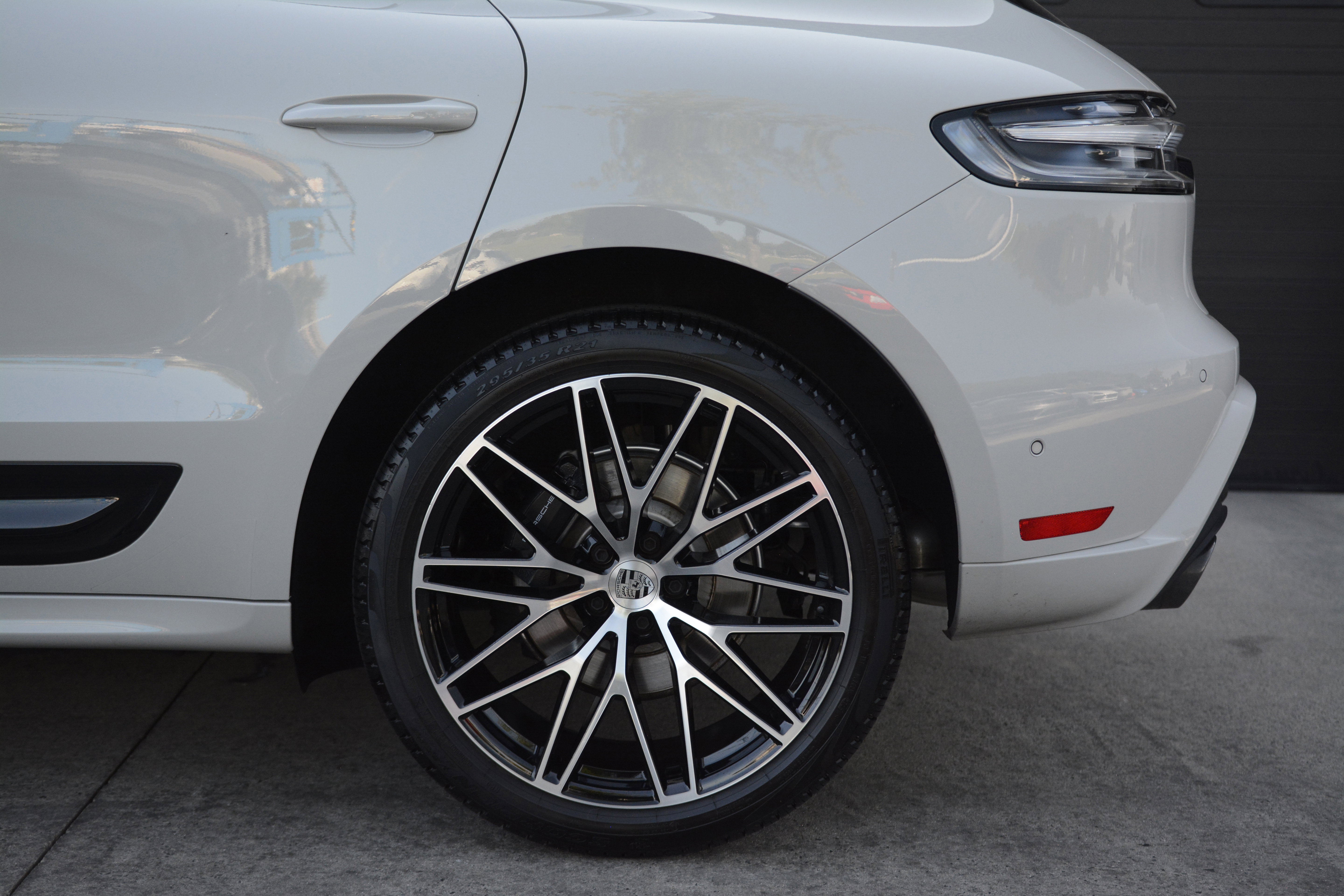 Certified 2026 Porsche Macan Turbo AWD/4WD image 38