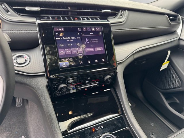 New 2025 Jeep Grand Cherokee Laredo image 11