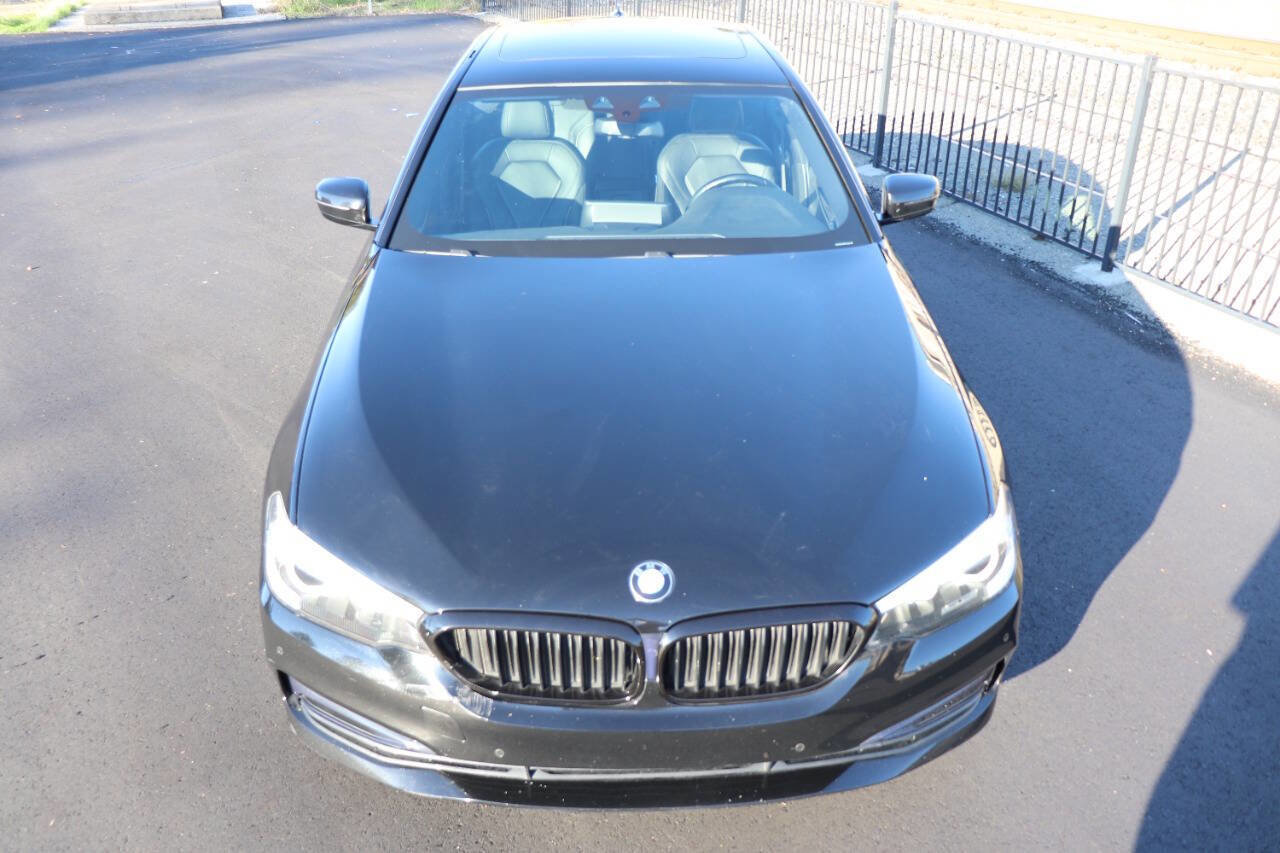 Used 2019 BMW 530i w/ Convenience Package image 3