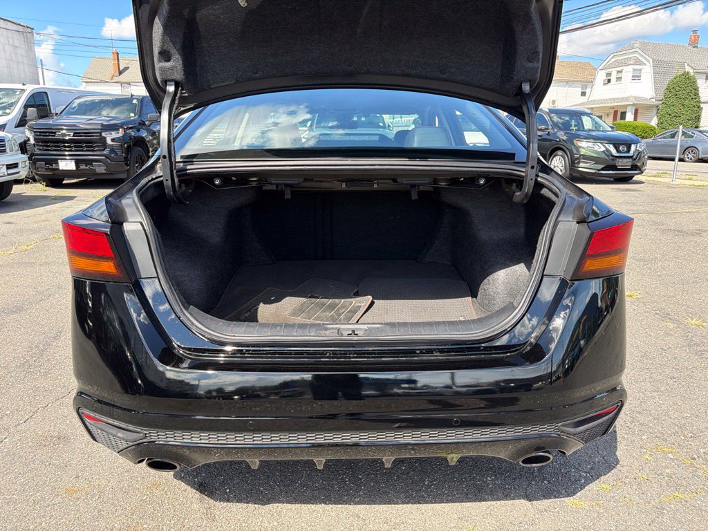 Used 2024 Nissan Altima 2.5 SR FWD image 10