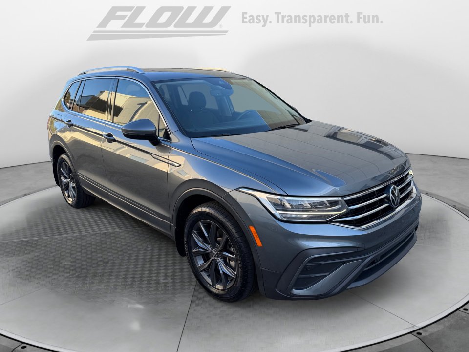 Used 2022 Volkswagen Tiguan SE image 1