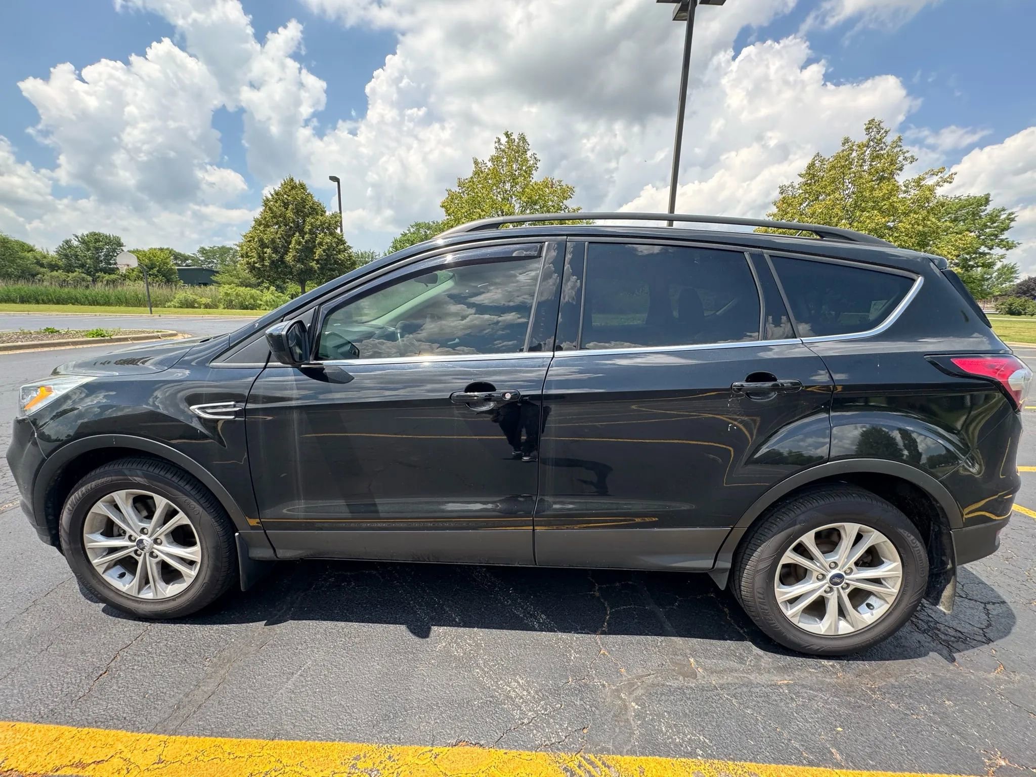 Used 2018 Ford Escape SEL image 3