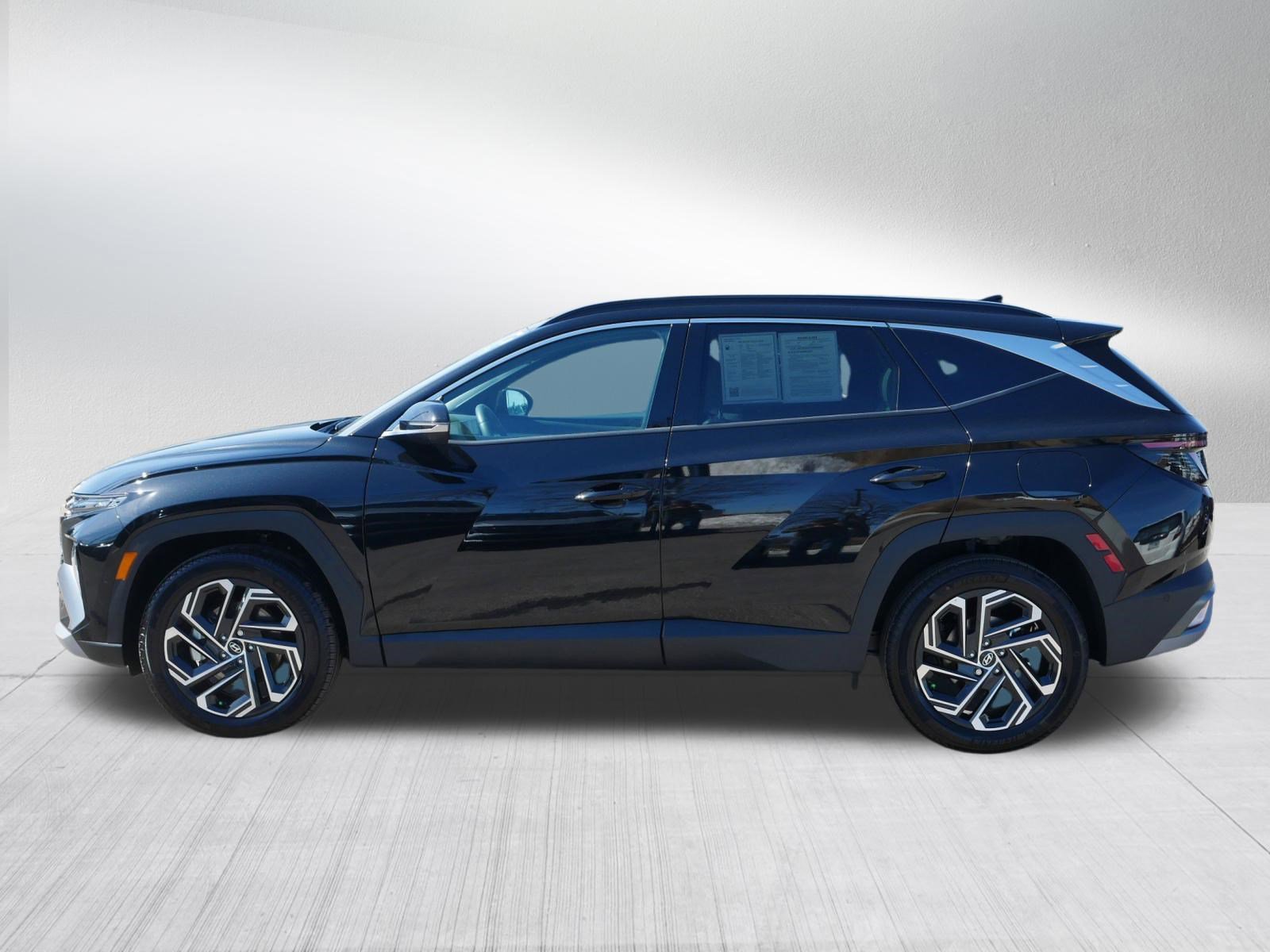 Certified 2025 Hyundai Tucson Limited image 4