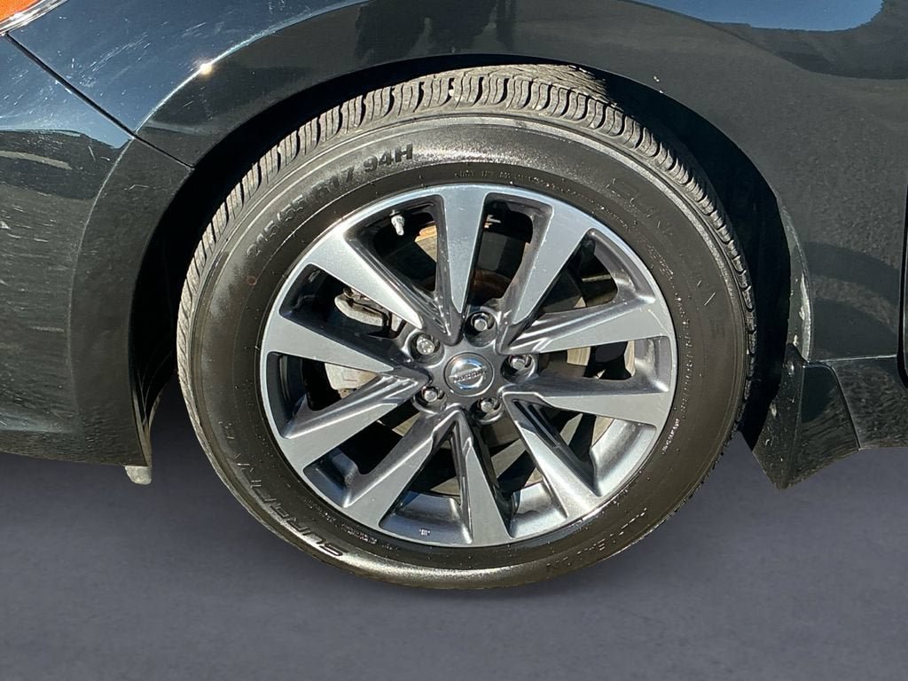 Used 2016 Nissan Altima 2.5 SL w/ 2.5 Technology w/LED Package FWD image 9