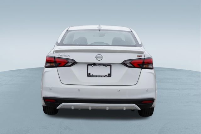 Used 2025 Nissan Versa SR w/ Trunk Package image 8