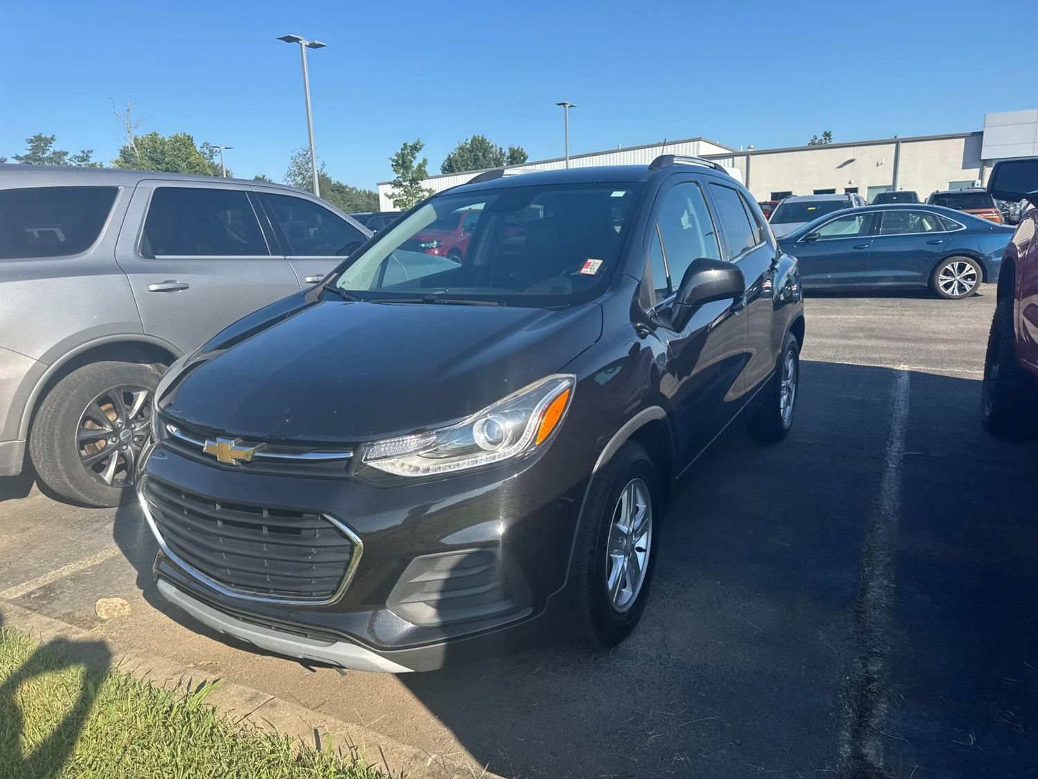 Used 2020 Chevrolet Trax LT w/ LT Convenience Package FWD image 9