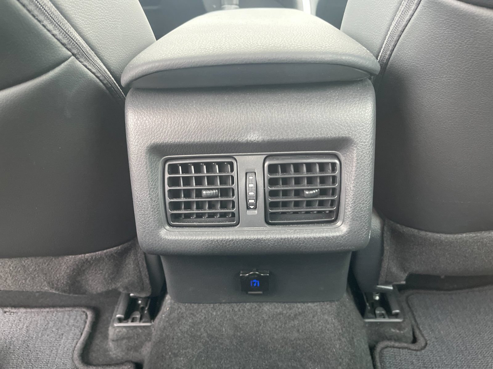 Used 2023 Toyota Camry SE w/ Audio Upgrade Package FWD image 14