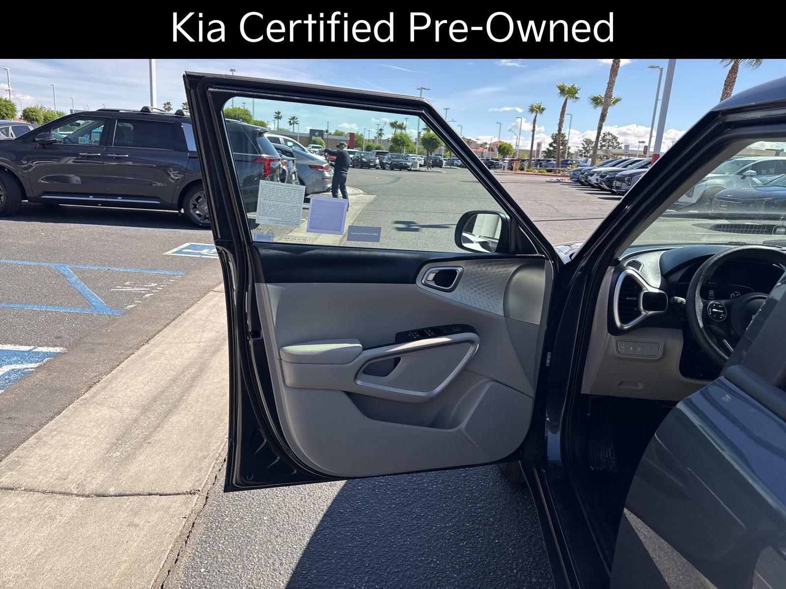 Certified 2025 Kia Soul LX w/ LX Technology Package FWD image 14