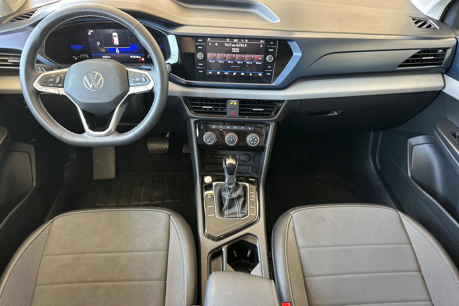 Used 2023 Volkswagen Taos SE FWD image 13