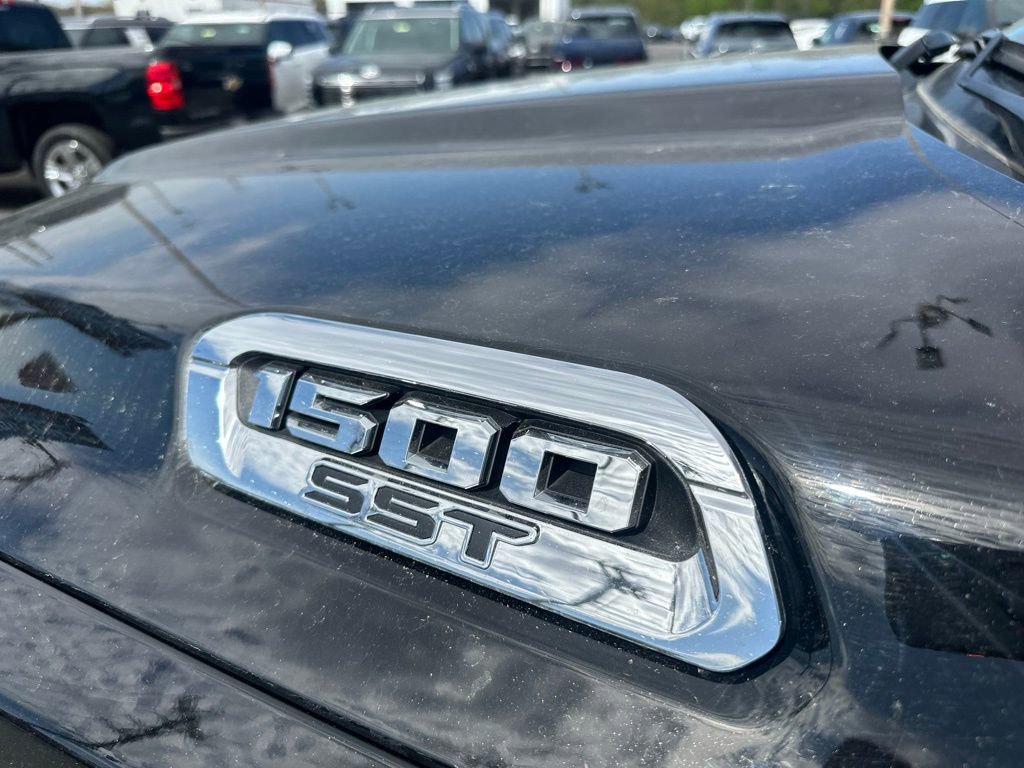 Used 2025 RAM 1500 Laramie image 16