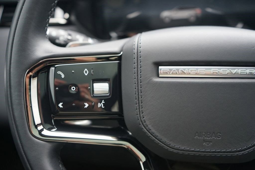 Used 2025 Land Rover Range Rover Velar Dynamic SE image 12