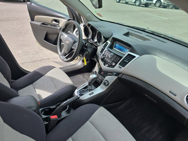 Used 2014 Chevrolet Cruze LS image 39