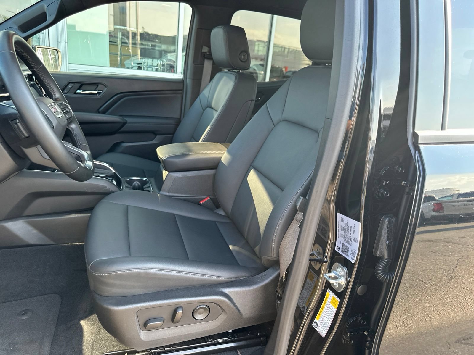 Used 2024 GMC Canyon Elevation w/ Elevation Premium Package AWD/4WD image 15