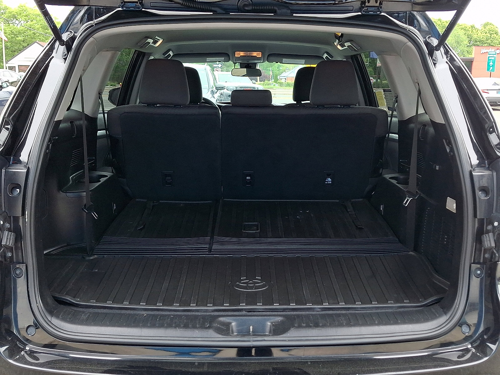 Used 2019 Toyota Highlander LE AWD/4WD image 29