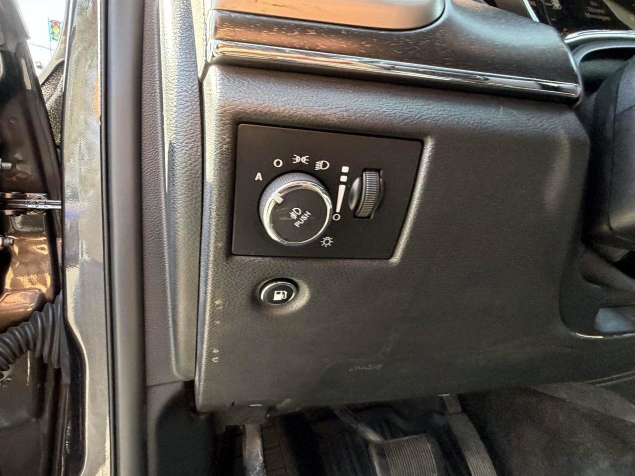 Used 2018 Jeep Grand Cherokee Limited AWD/4WD image 16