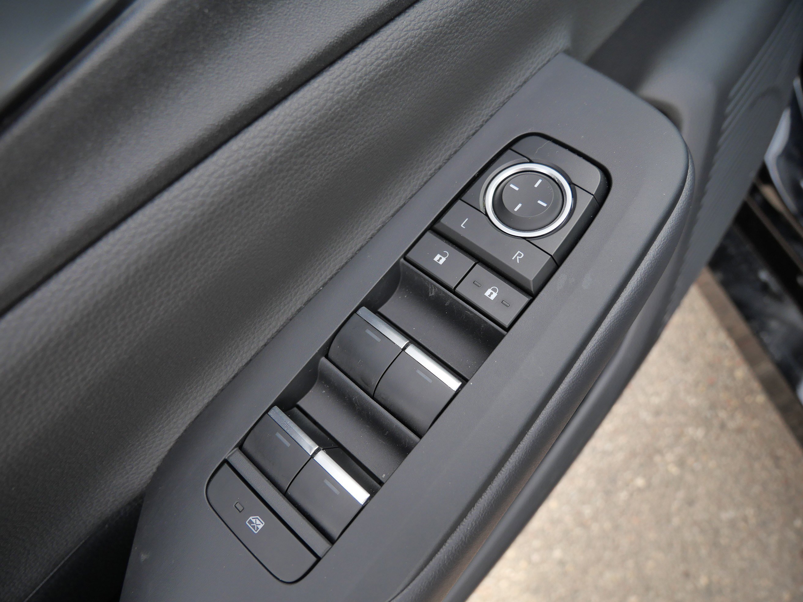 Used 2026 Toyota Prius AWD image 19