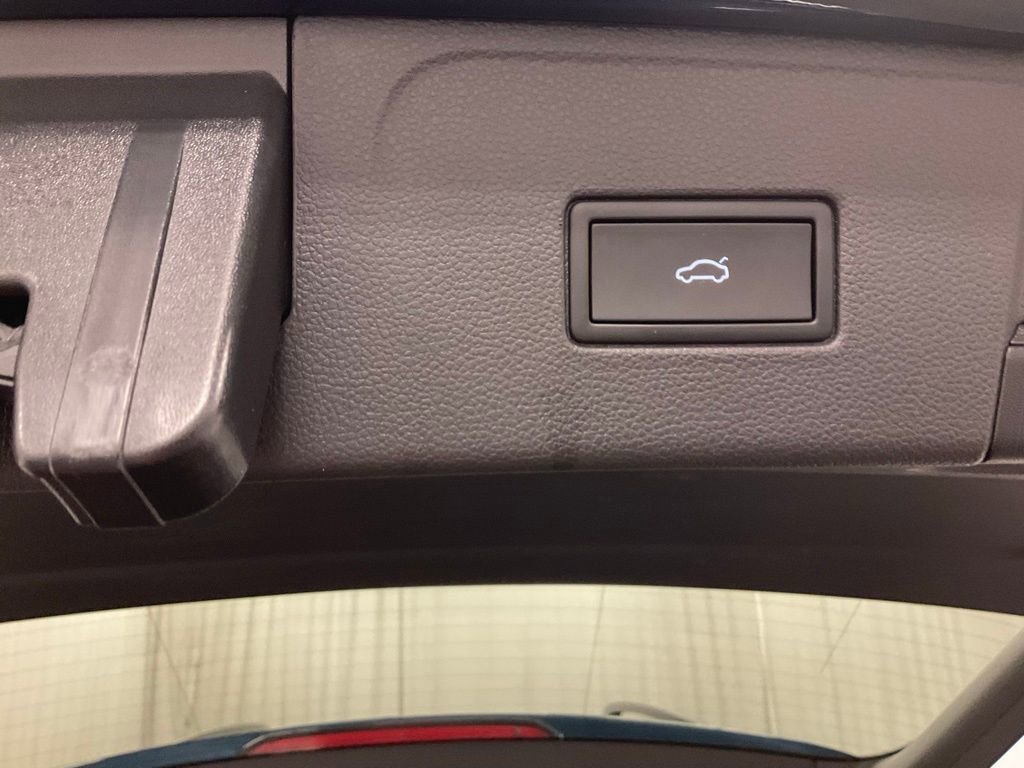 Used 2021 Volkswagen Atlas SE image 22