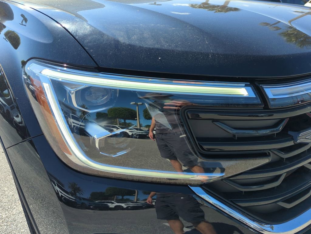 New 2025 Volkswagen Atlas Cross Sport SEL Premium R-Line image 17