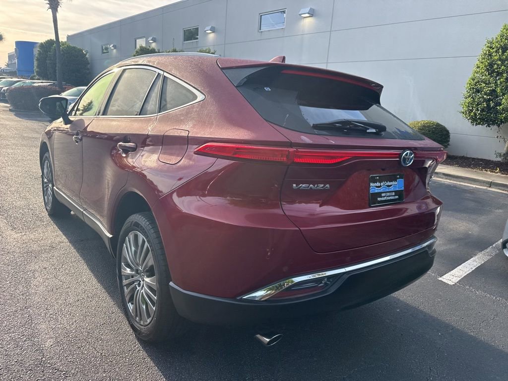 Used 2022 Toyota Venza XLE AWD/4WD image 5