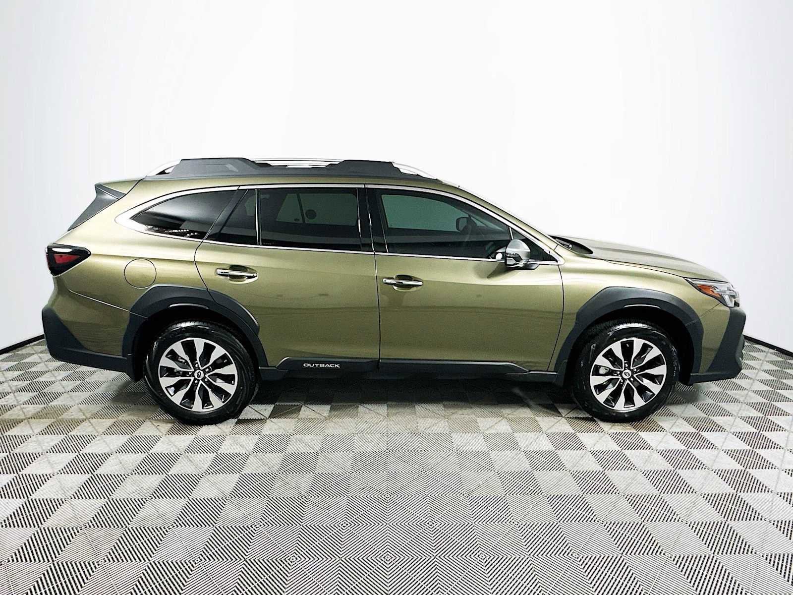 New 2025 Subaru Outback Touring XT image 8