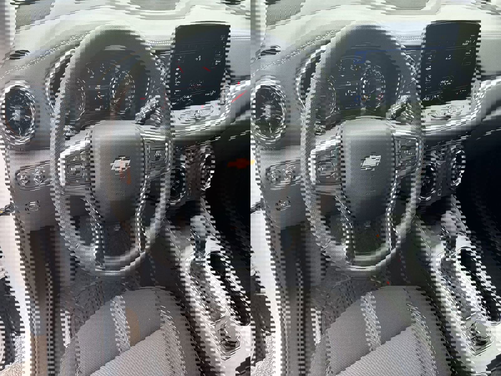 Used 2024 Chevrolet Blazer LT w/ Convenience Package image 18