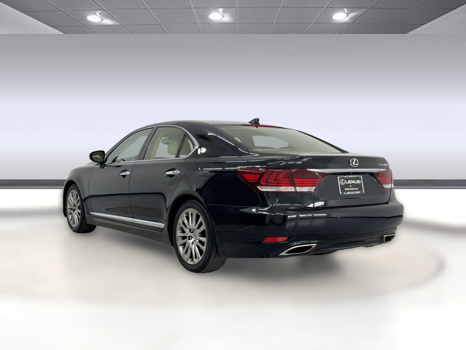 Used 2015 Lexus LS 460 w/ Comfort Package image 3