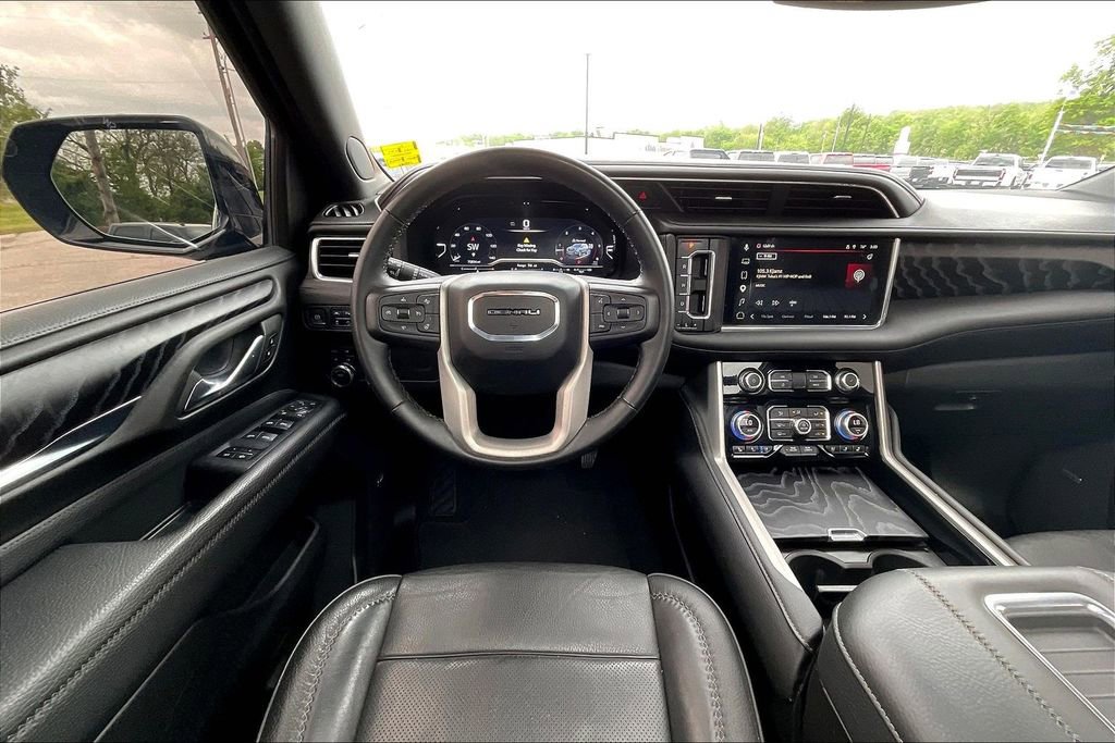 Used 2023 GMC Yukon XL Denali w/ LPO, Floor Liner Package AWD/4WD image 5