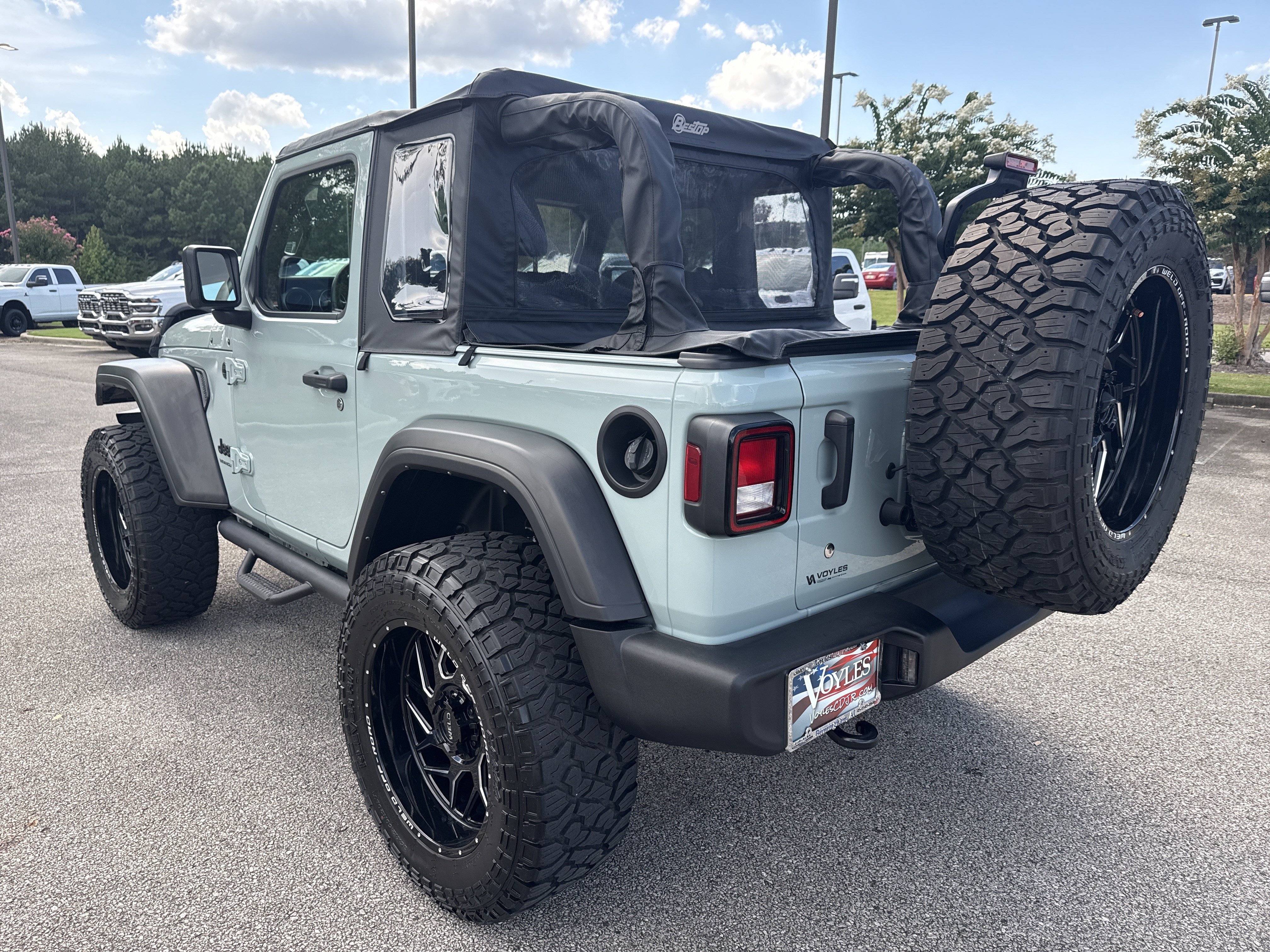 Used 2023 Jeep Wrangler Sport AWD/4WD image 5