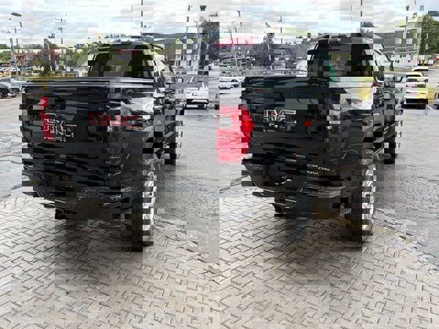 New 2026 GMC Canyon Denali w/ LPO, Denali Black Edition image 8