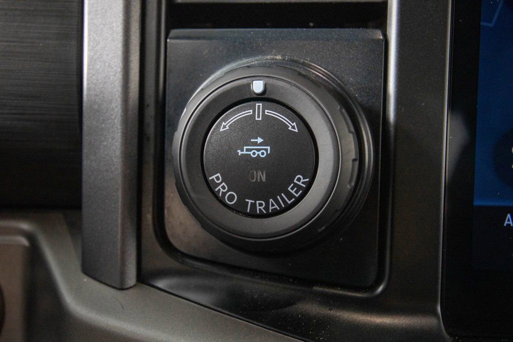 Used 2025 Ford F150 Lightning XLT image 26