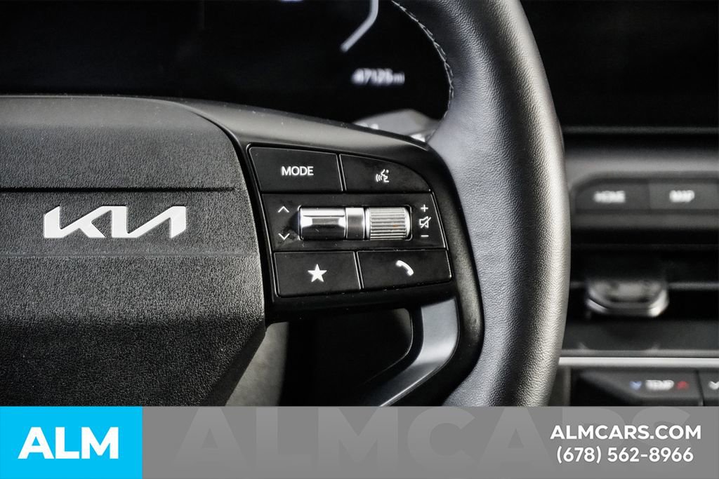 Used 2025 Kia K4 EX image 25