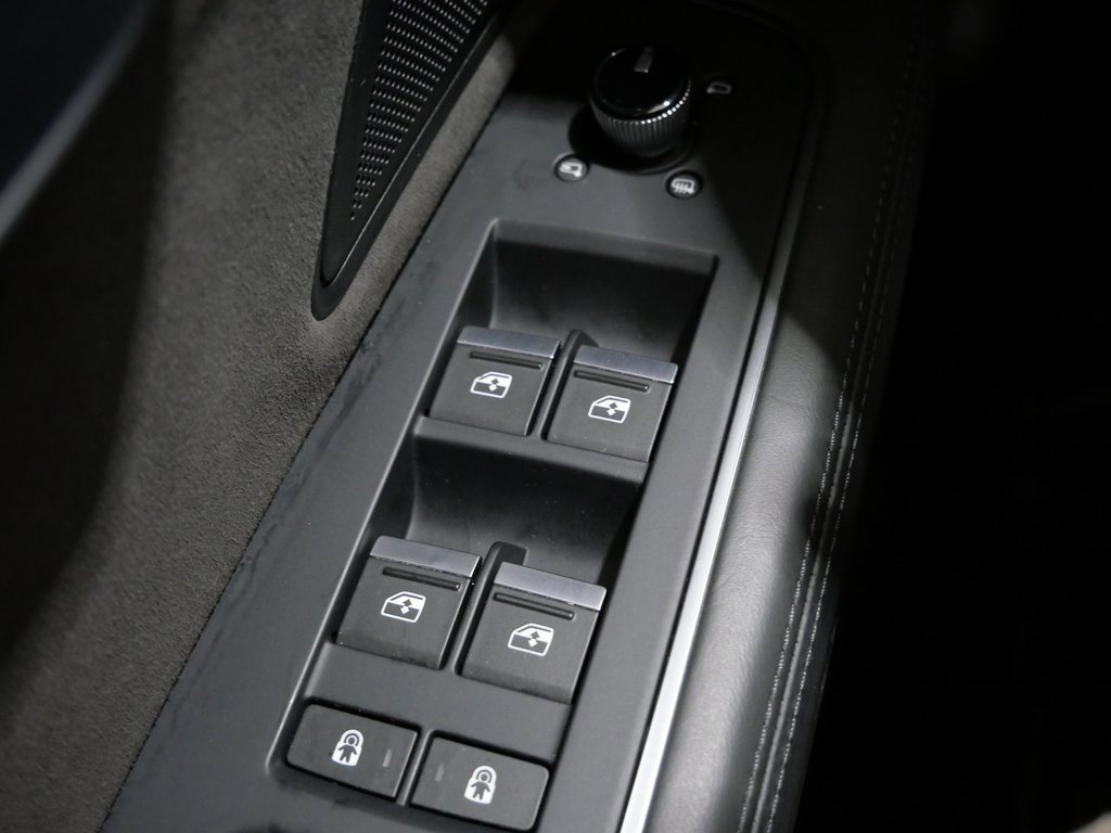 Used 2021 Audi A8 L 3.0T w/ Executive Plus Package image 13