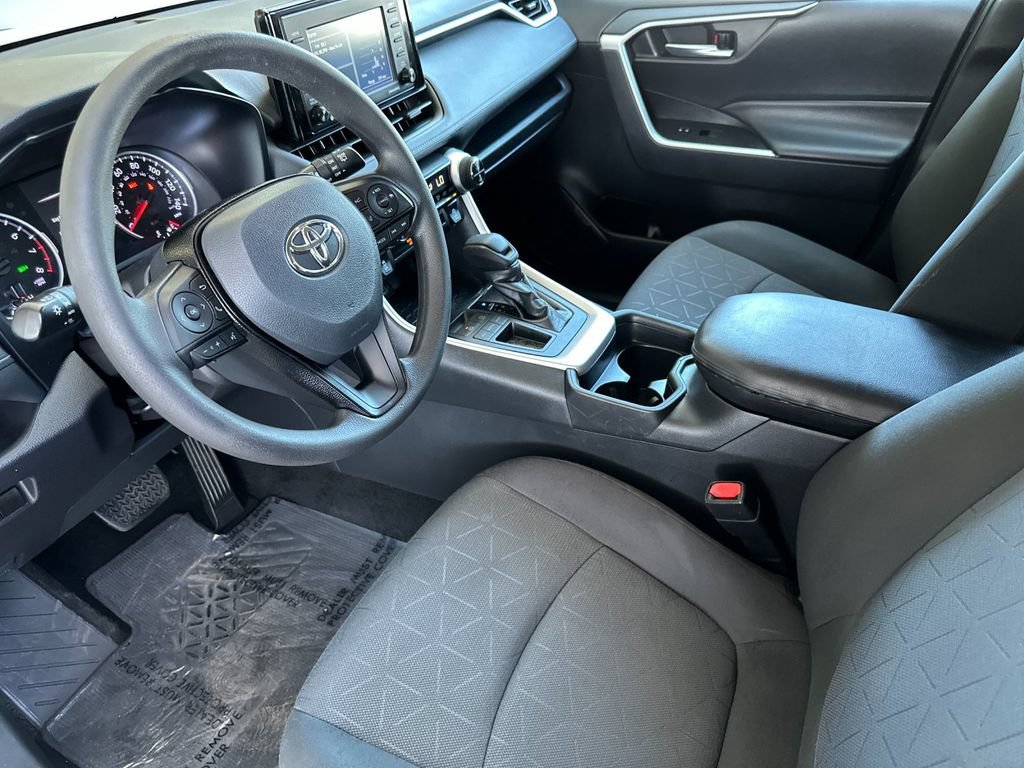Used 2021 Toyota RAV4 XLE w/ Carpet Mat Package (TMS) FWD image 9