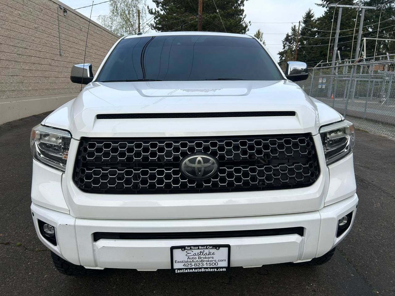 Used 2019 Toyota Tundra Platinum AWD/4WD image 2