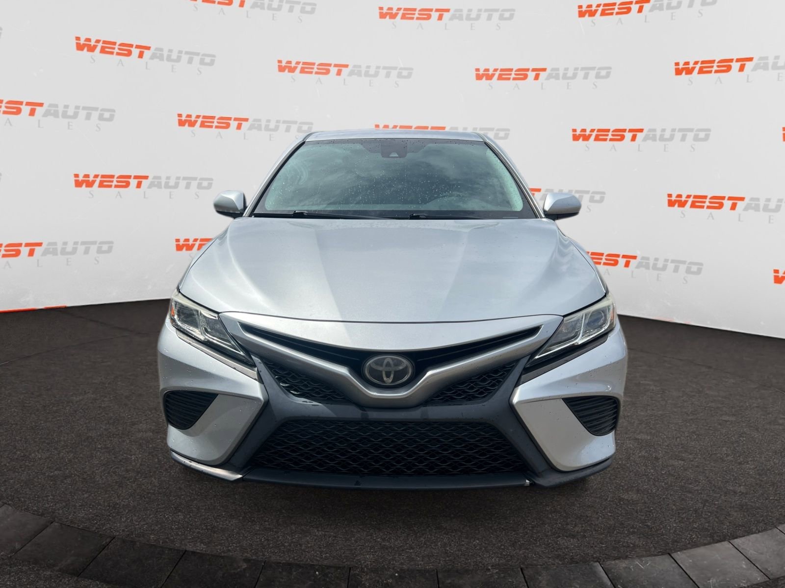 Used 2019 Toyota Camry SE FWD image 8