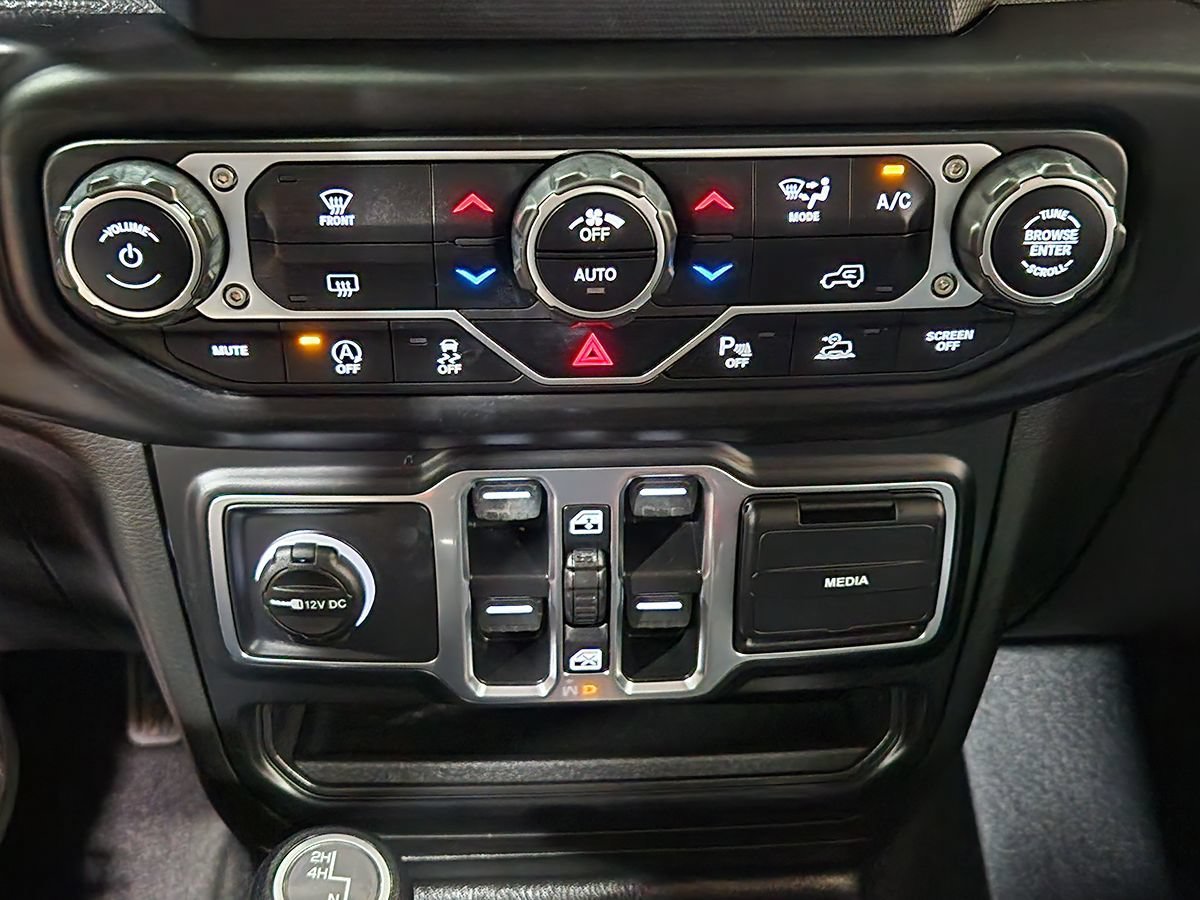 Used 2021 Jeep Wrangler Unlimited Sport AWD/4WD image 38