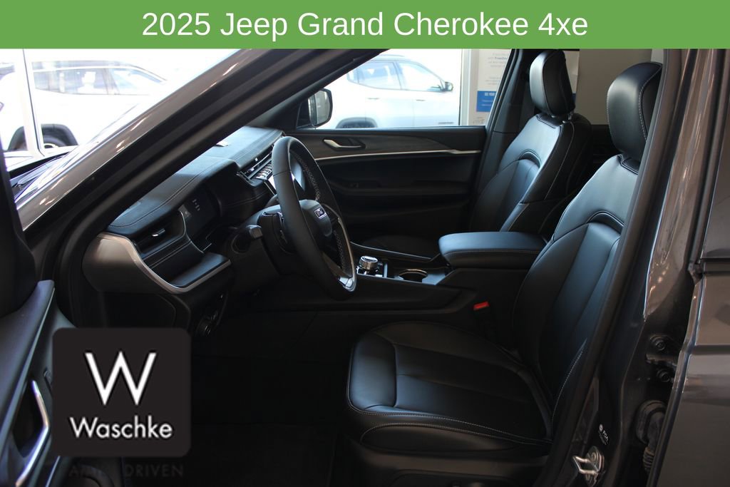 New 2025 Jeep Grand Cherokee Limited 4xe w/ Trailer Tow Package image 13