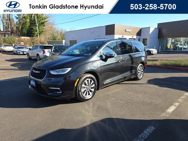 Used 2023 Chrysler Pacifica Limited image 3