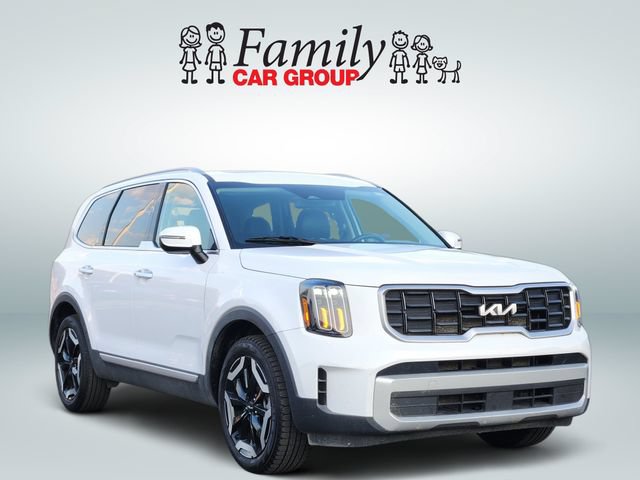 Used 2025 Kia Telluride S AWD/4WD image 2