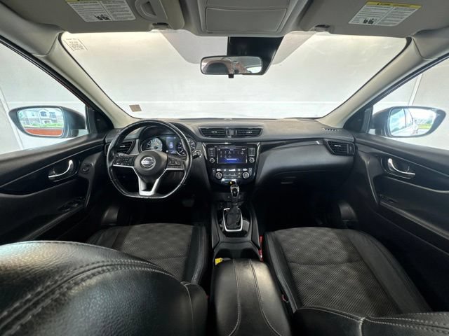 Certified 2022 Nissan Rogue Sport SV w/ Technology Package AWD/4WD image 18