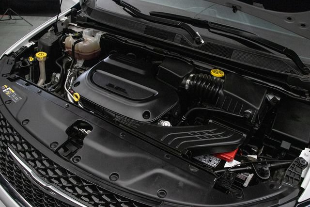 Used 2024 Chrysler Pacifica Touring-L FWD image 29
