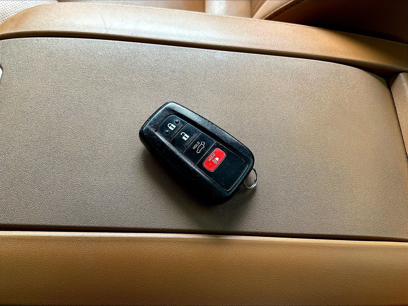 Used 2021 Toyota Highlander Platinum FWD image 34