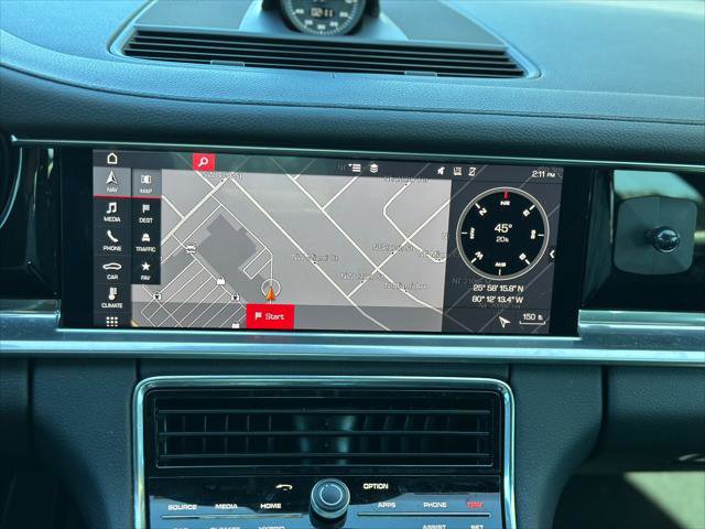 Used 2018 Porsche Panamera 4 image 12