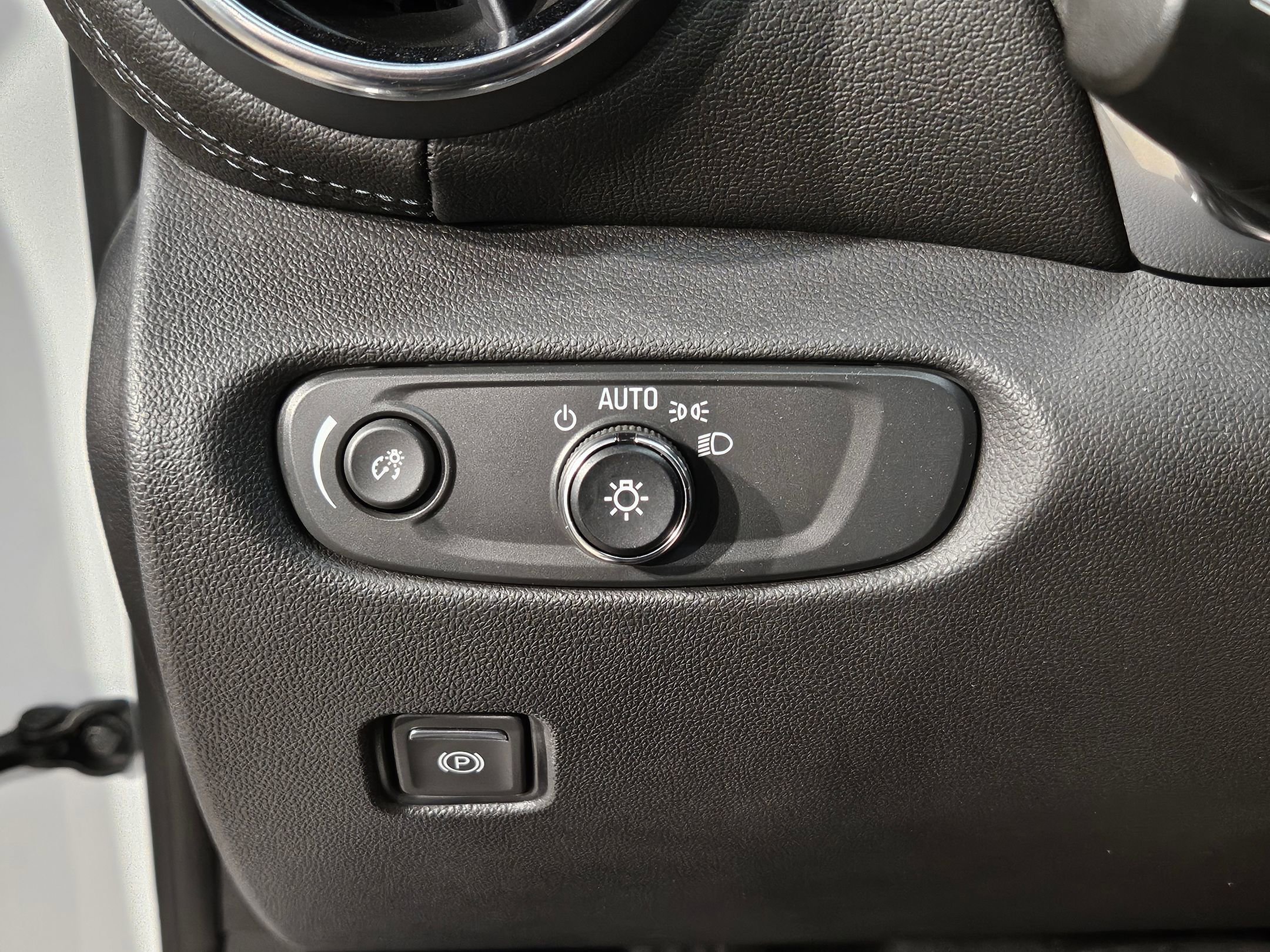 Used 2022 Chevrolet Blazer LT image 24