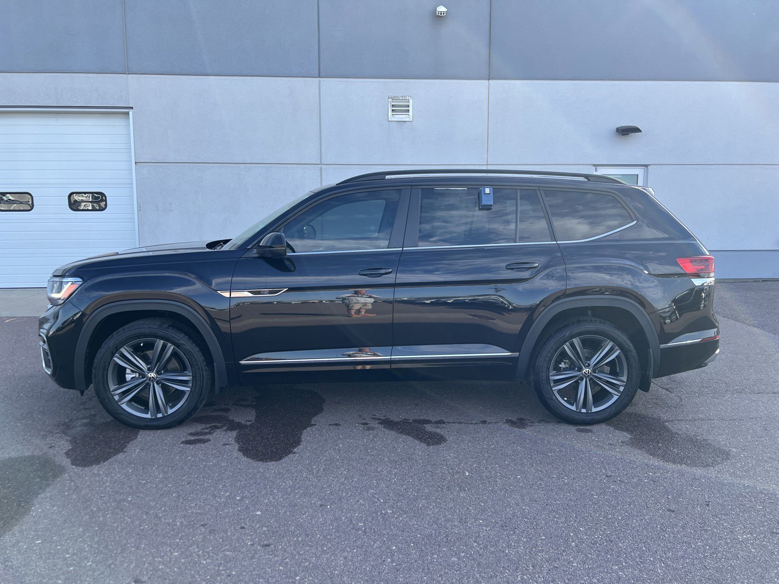 Used 2021 Volkswagen Atlas SE image 12
